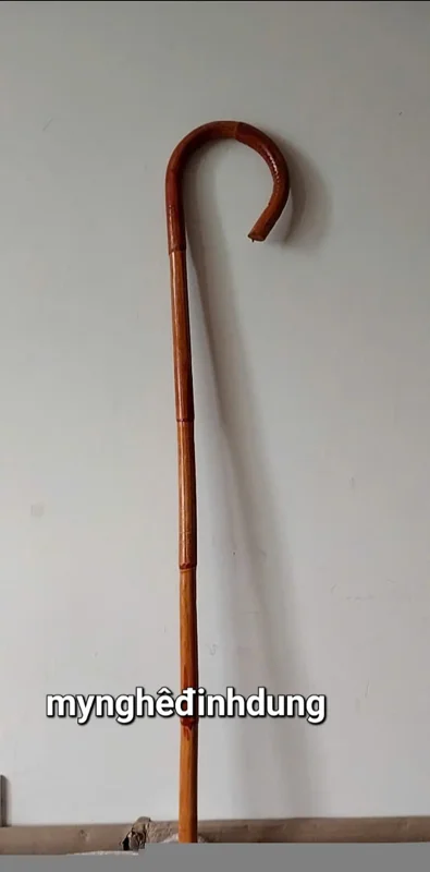 Gậy batong hỗ chợ đi lại dành cho người già kt dài 90x2cm