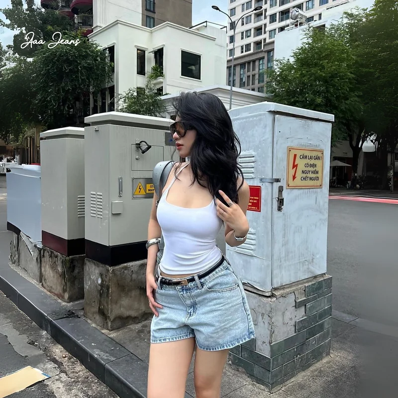 Quần Short Denim Nữ Lưng Vừa Classic Cut Màu Morning Blue Aaa Jeans