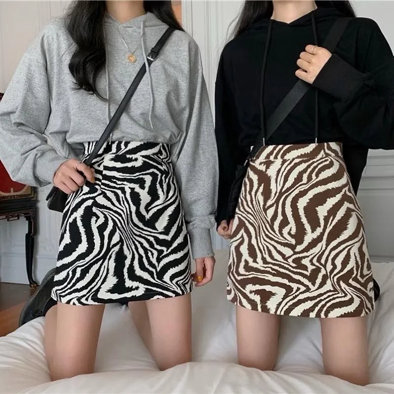 Chân váy ngắn nữ họa tiết vằn sành điệu (Màu nâu)