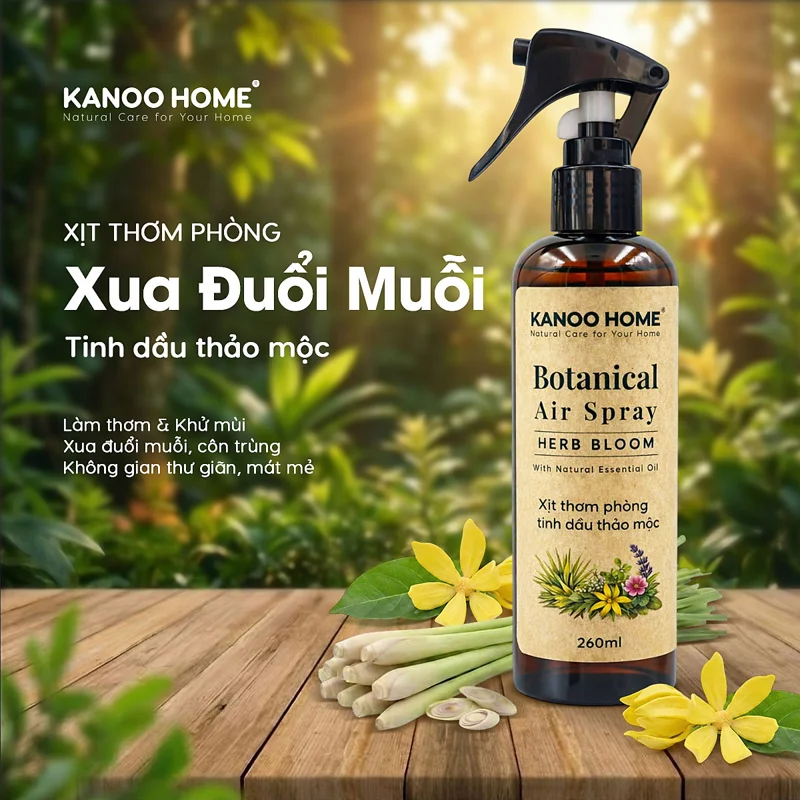 Xịt thơm phòng tinh dầu thảo mộc Herb Bloom 260ml. Hỗ trợ xua đuổi muỗi, kiến, gián và côn trùng. Khử mùi hôi, ẩm mốc