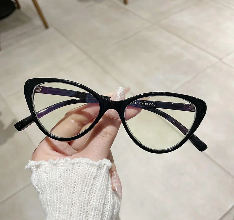 Kính thời trang dáng mắt mèo gọng nhựa dẻo màu đen cao cấp