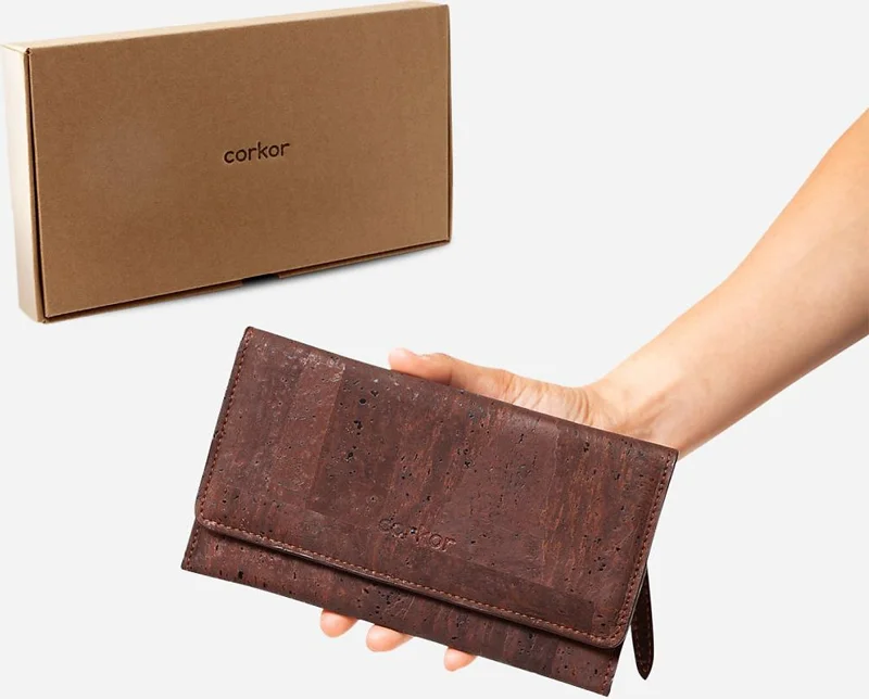 Ví nữ nắp lật khóa nam châm WOMEN CORK WALLET SLIM - HGcork Corkor CK273 - Nhiều màu - Vật liệu 100% da cork thực vật thuần chay từ vỏ cây sồi Bồ Đào Nha, Siêu bền, Chống cháy, Chống mốc, Chống thấm nước - Hàng chính hãng, Sản xuất Handmade bởi Nghệ nhân